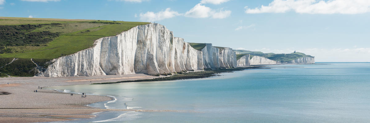 Áo Dài: Biểu Tượng Của Vẻ Đẹp và Văn Hóa Việt Nam